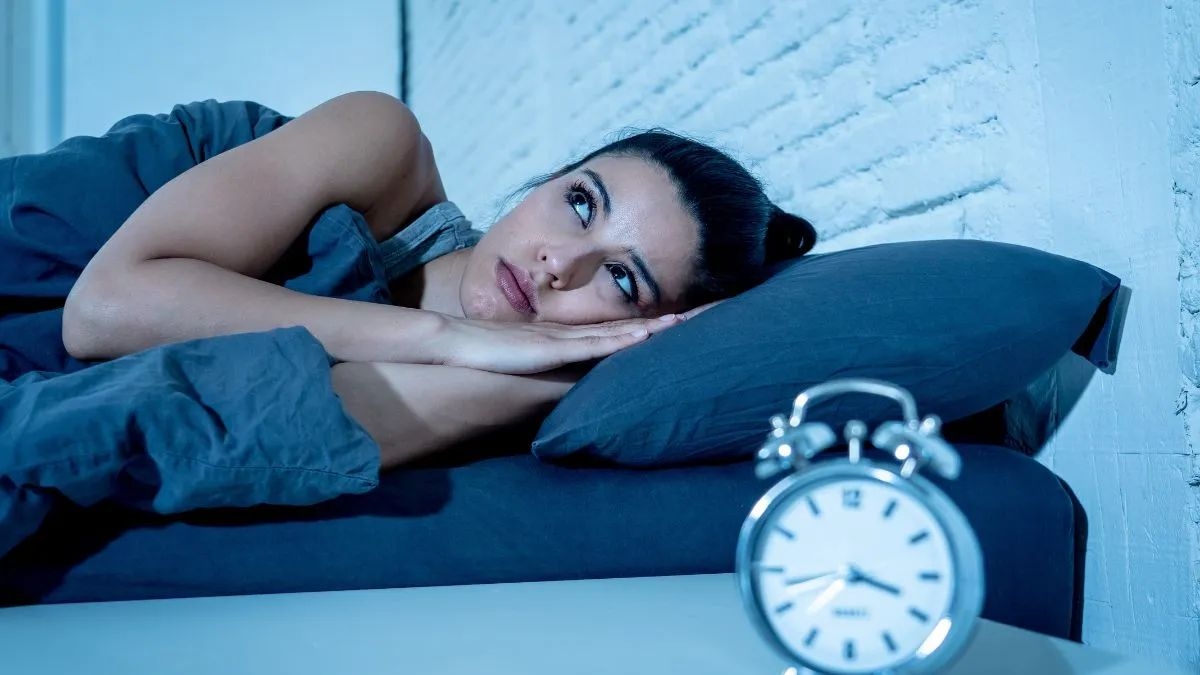 Budzenie się o 3 w nocy - co oznacza duchowo i jak to sprawdzić?