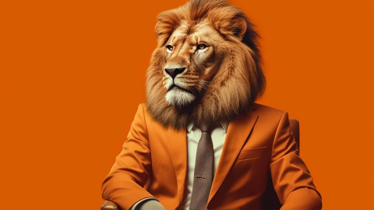 Postać lwa w marynarce sukcesu — obraz wewnętrznej mocy, która prowadzi do sukcesu i jasnych decyzji.