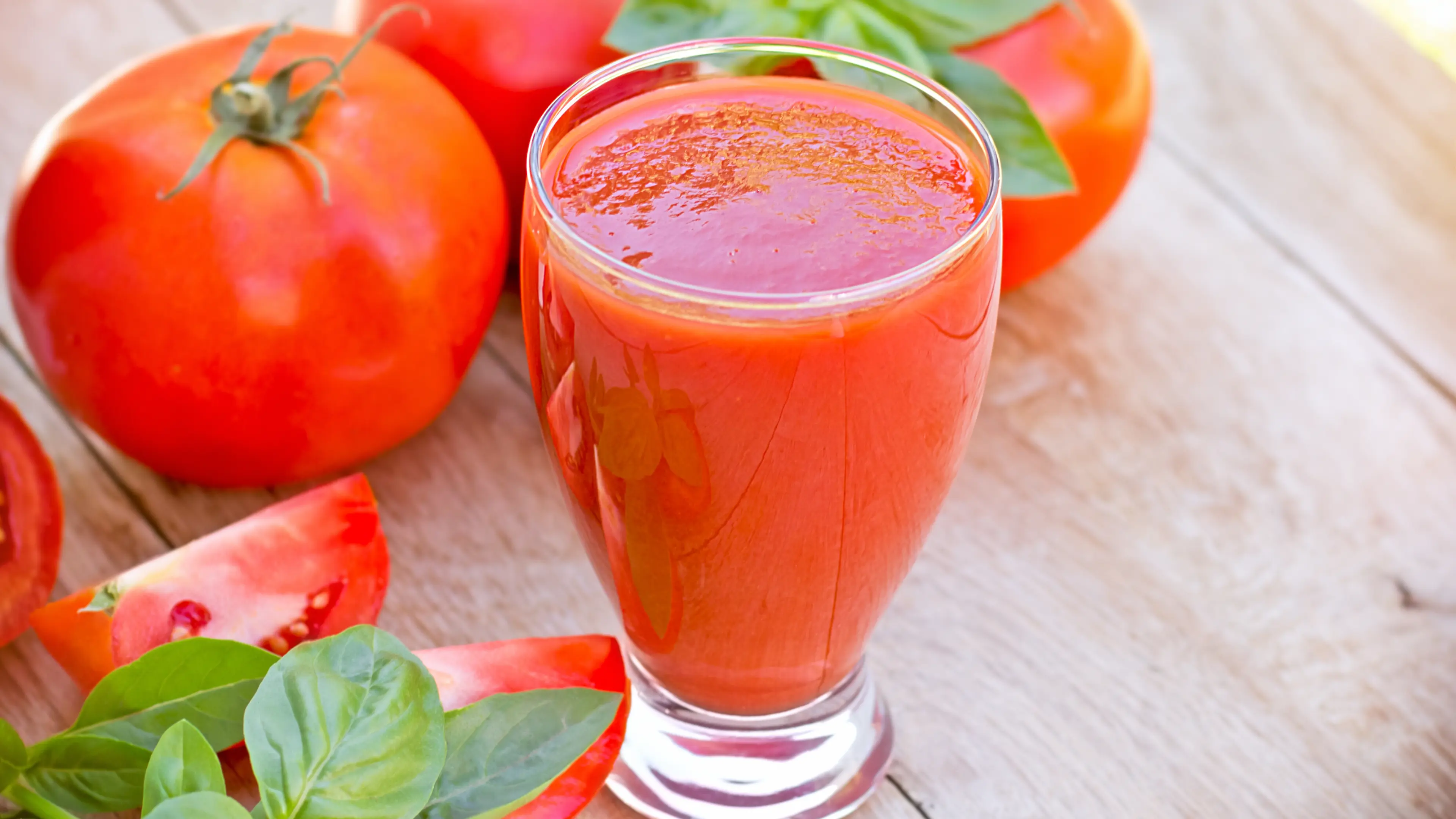 Naturalny sok pomidorowy - przepis 